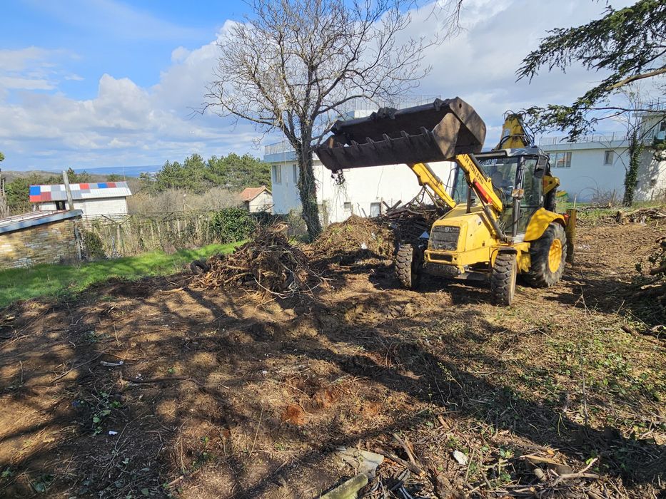 Почистване на парцели и дворове до чиста пръст