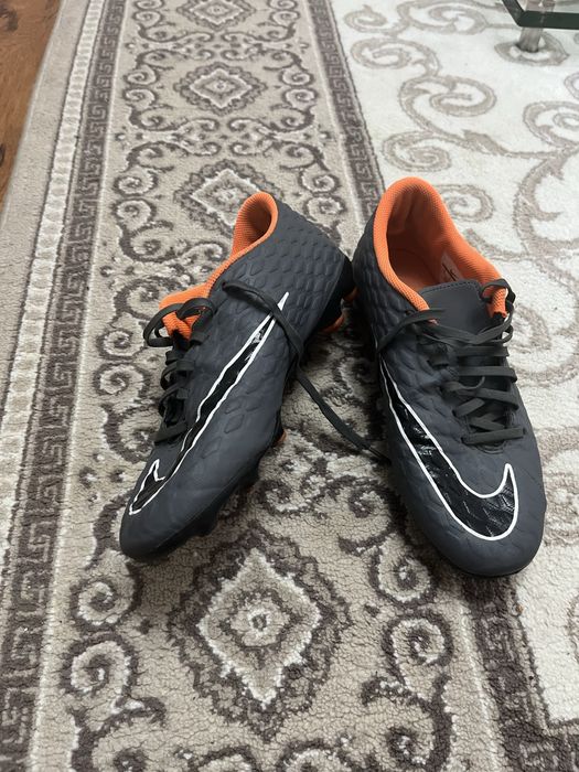 Ghete de fotbal NIKE hypervenom