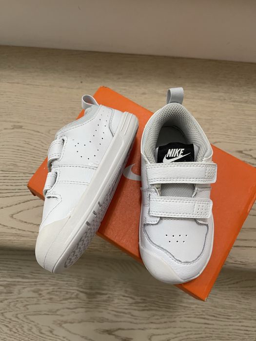 Nike 23,5 unisex, albi, noi