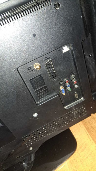 Телевизор Флипс 42"