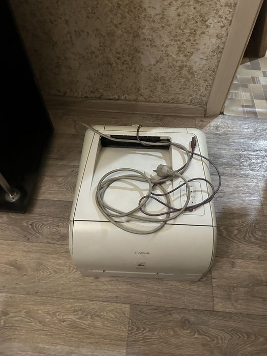 Принтер Canon F151700, работает, нет красок