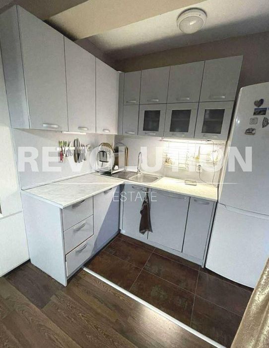 Дава се под наем Двустаен апартамент в Варна, Погреби - 86 кв.м за 500 € - Снимка #1