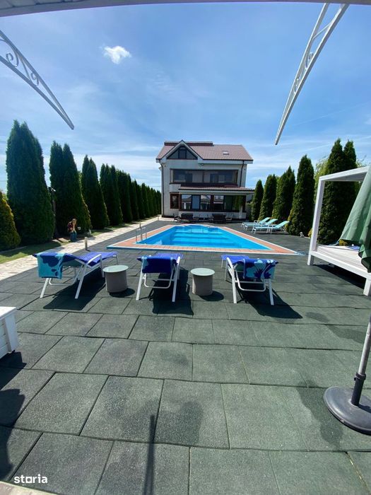 Complex Comercial de Lux –  3 Vile, Salon Evenimente și 2 Piscine