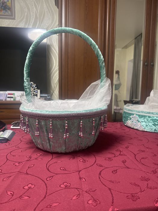 Продам корзину  с ручкой