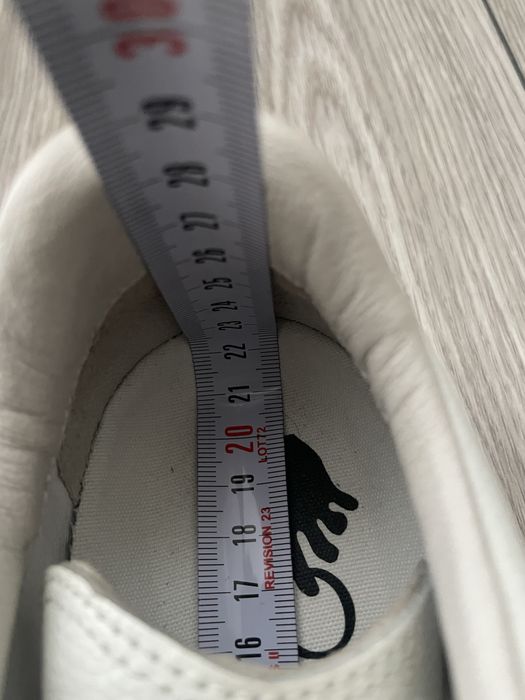 Off White Femei din piele