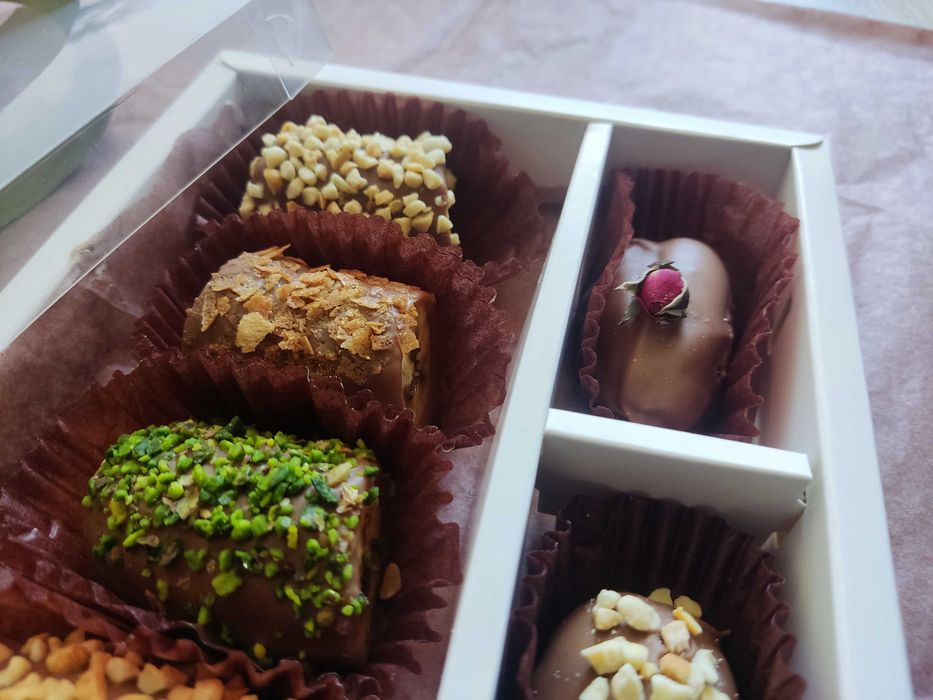 Финики и бананы в шоколаде