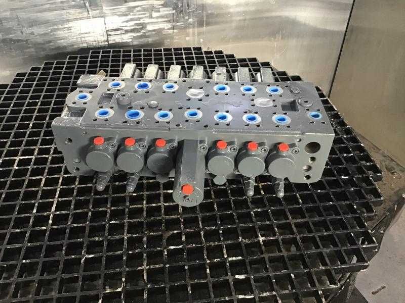 Distribuitor Liebherr R944C - Piese de schimb Liebherr