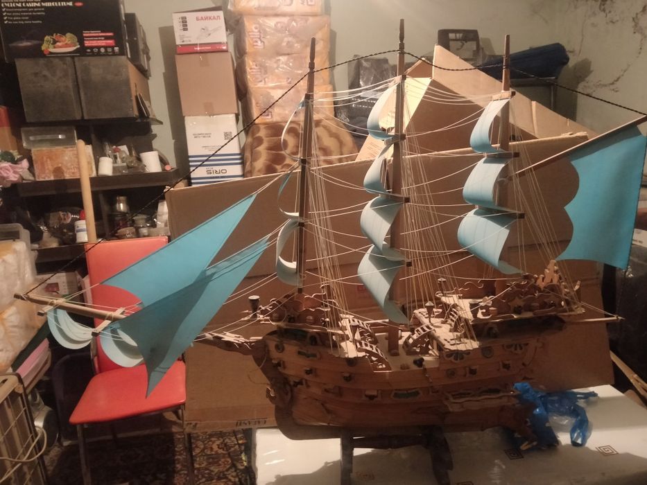 Корабль сувенирный