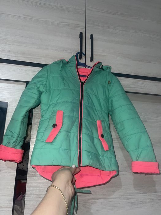 Продается куртка в хорошем состоянии 2-3 года