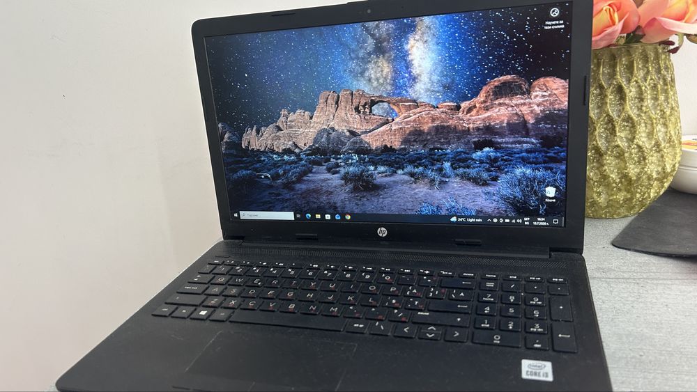 HP Laptop 15-da2