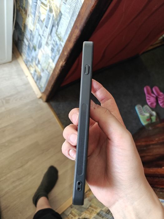 Продам чехол кожаный на OnePlus Nord 5