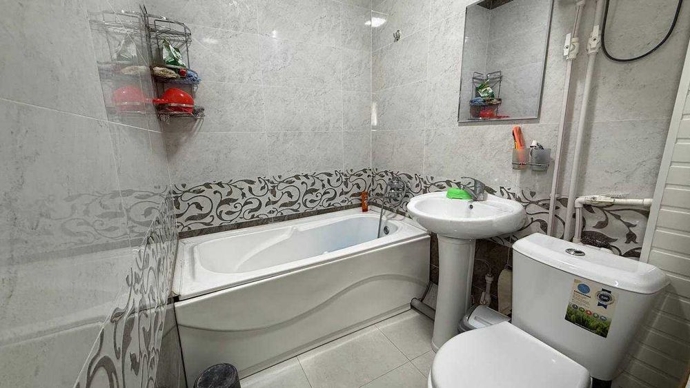 Фрунзиский KIUF 4 қаватда 2 хонали квартира сотилади. ID: 1905