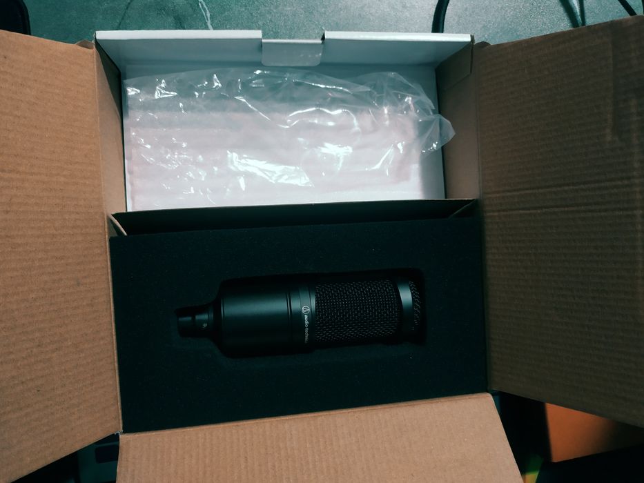 Микрофон AT2020 — студийное качество, как новый!