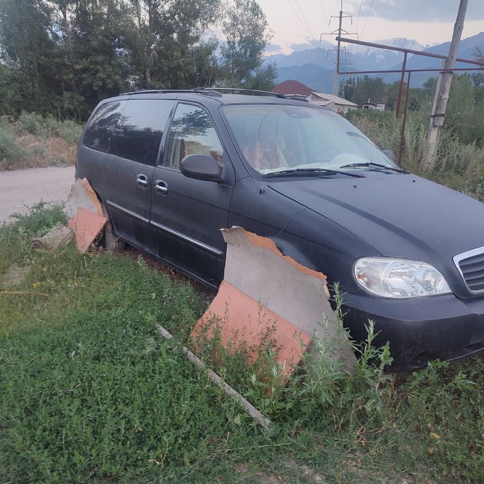 KIA Cornival.2005.