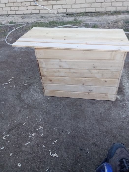 Продам собачью будку
