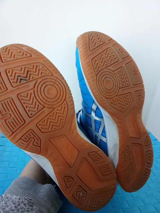 Маратонки asiks за момче с подарък