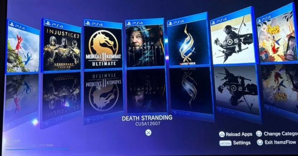 Прошитая PlayStation 4 Pro с двумя геймпадами