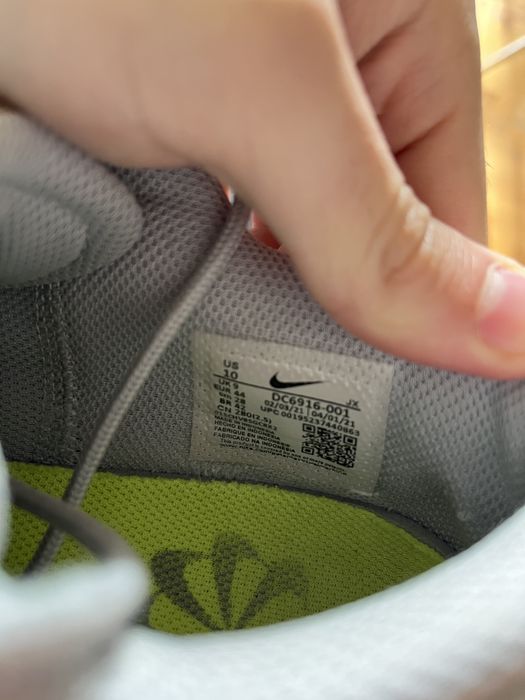 Маратонки Nike 44