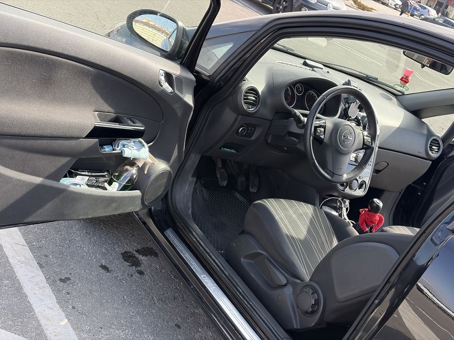 Vand Opel Corsa 2010 1.4 benzina