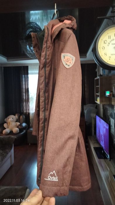 Продам куртку на девочку