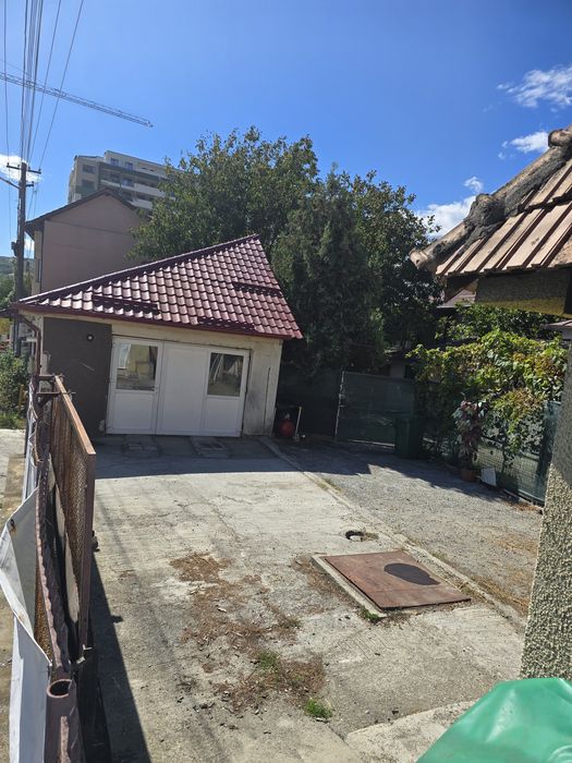 Inchiriez hala/ depozit 50 mp + curte pentru  parcare si acces auto