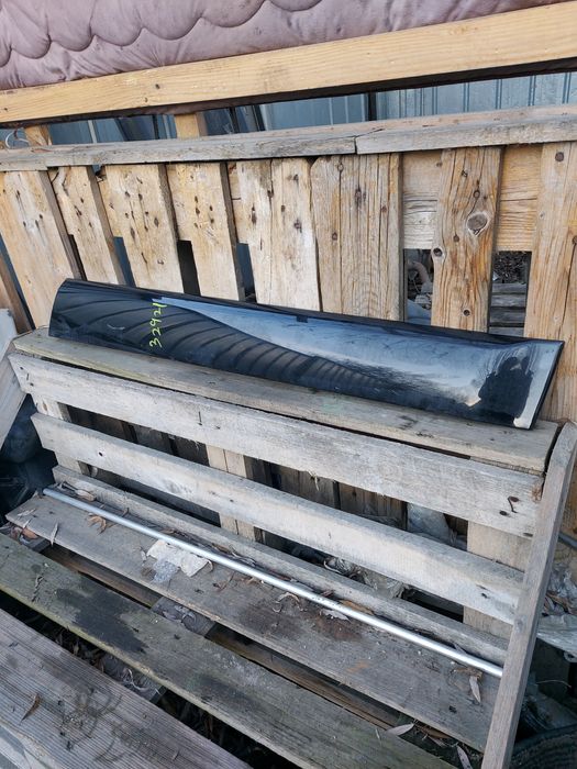 Накладка двери на Subaru Outback