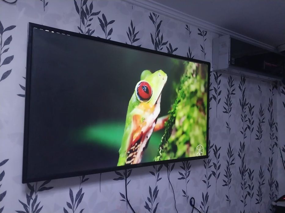 Самсунг-82см.Smart WI-FI T2