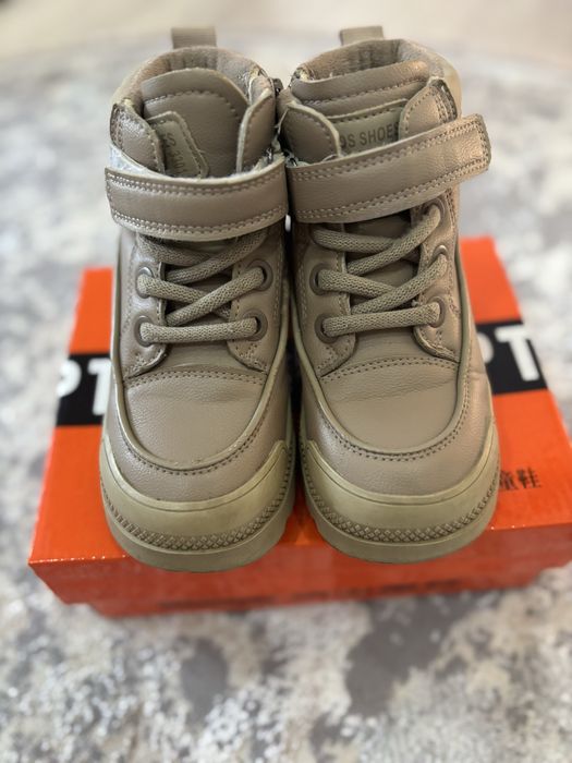 Осенний ботинка