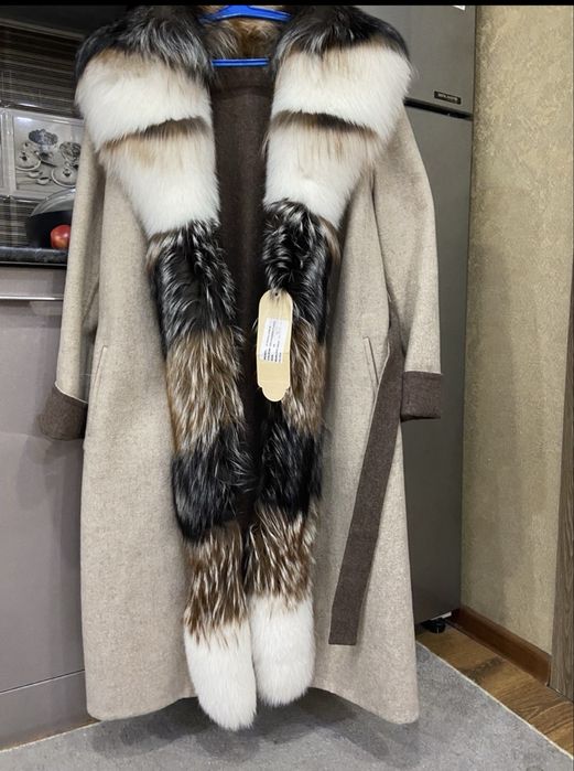 Palto naturalniy meh bilan ,