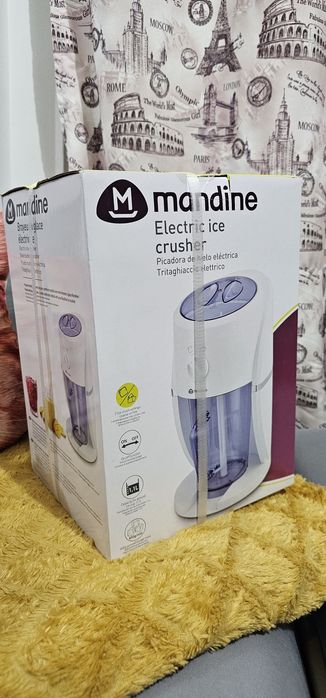 Aparat electric de maruntit gheata/ zdrobitor de gheata