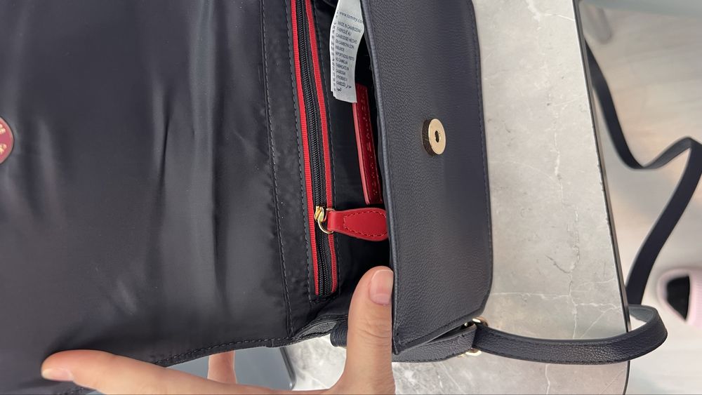 Срочно продам сумочку от Tommy hilfiger
