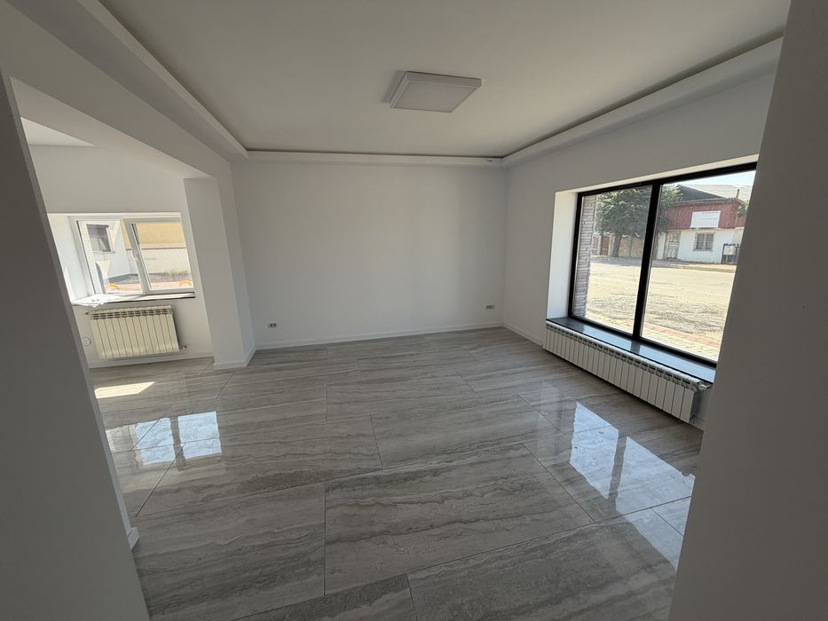 Vand apartament de 55mp2 si 57mp2  /Loc de parcare inclus / Bloc nou / Suceava /Predat la cheie