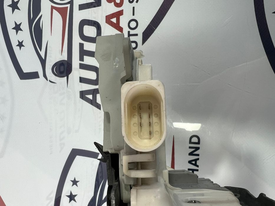 Broasca/Incuietoare Usa Stanga Fata Audi A4 B8