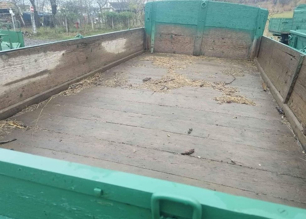 Vand remorca nebasculabila