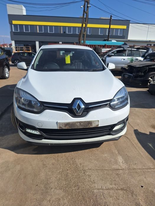 Dezmembram Renault megane 3  facelift1.5 dci 110 cp  manual 6+1trepte