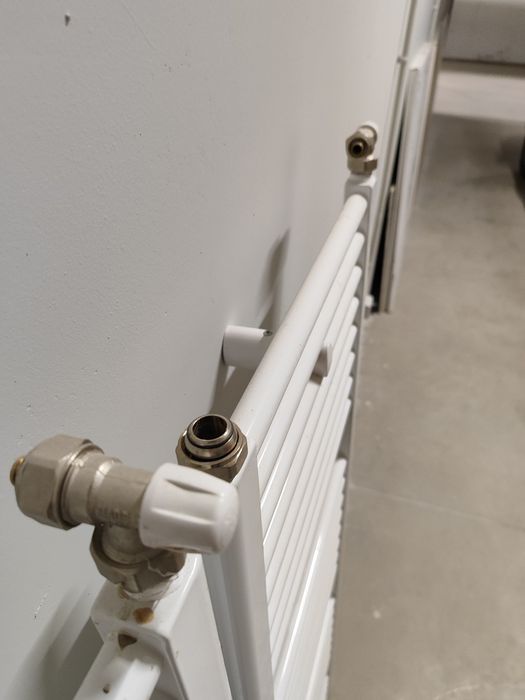 2 бр. нови лири за баня