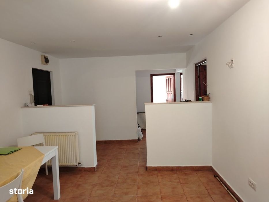 cv 177 G.Cosbuc, apartament 3 camere decomandat, parter inalt + beci