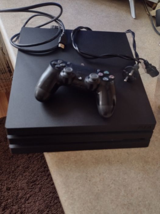 PS4 1TB Pro със акаунт
