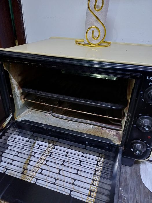 Продам Духовой шкаф Luxell.