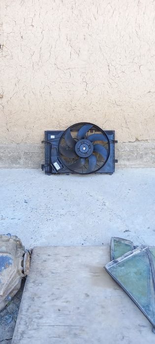 Вентилятор радиатора на w203 мерседес.