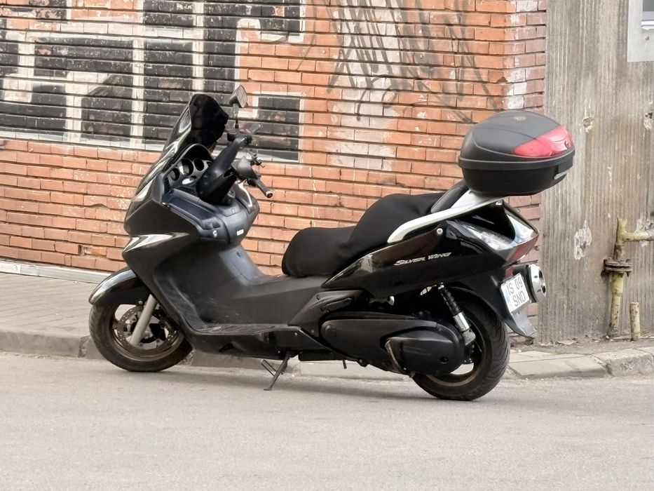 Honda silvewing 600 an 2008