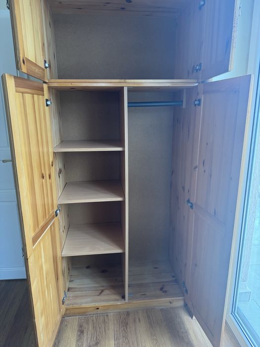 Гардероб от масивно дърво двукрилен 60€