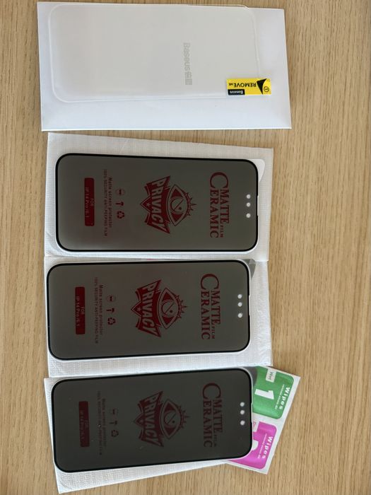 Set 4 folii pentru Iphone 14 pro