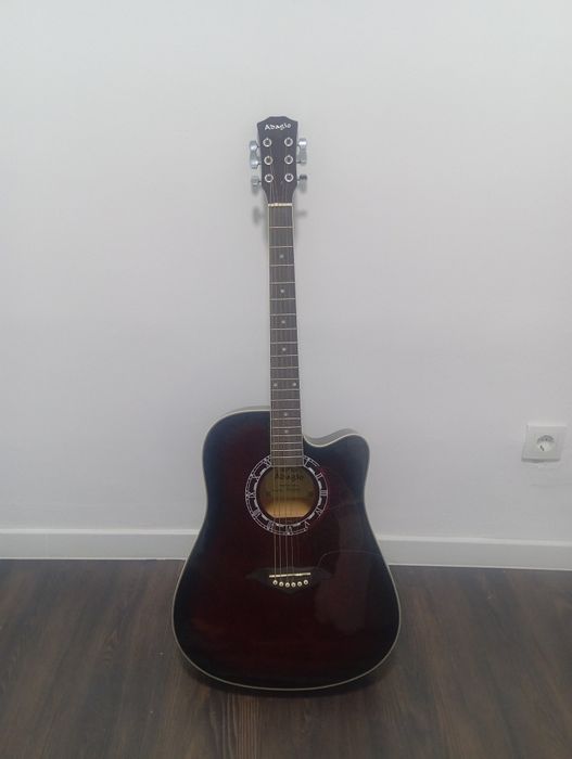 Продам гитару адажио