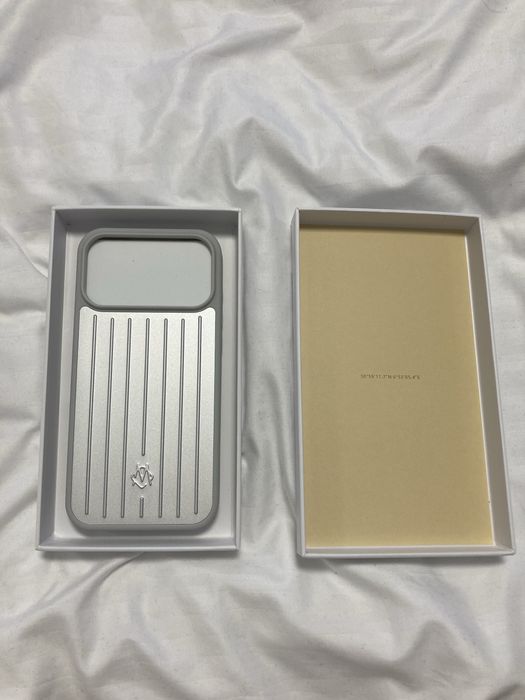 Rimowa Silver iPhone 17 Pro Max Case ( husa ) ( carcasa) ( gri )
