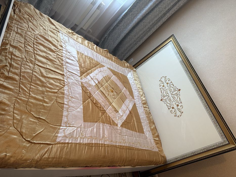 Двух спальная кровать с матрасом