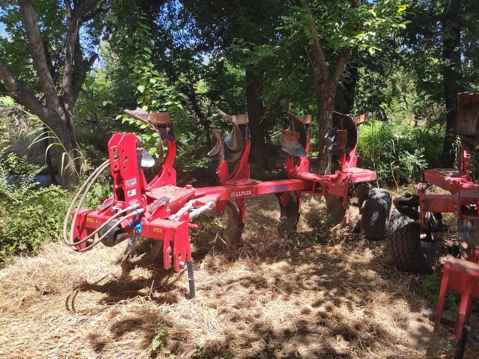 Продается срочно перечислением четырехкорпусный плуг Alpler