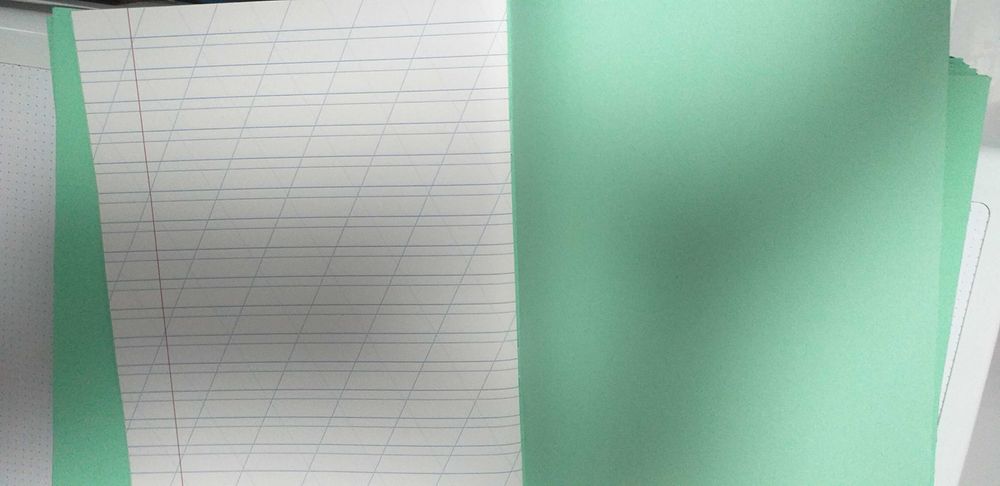 Продам тетради в узкую линию и в клетку по 20тенге, 12листов