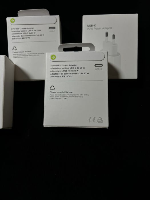 Адаптер Apple 20W