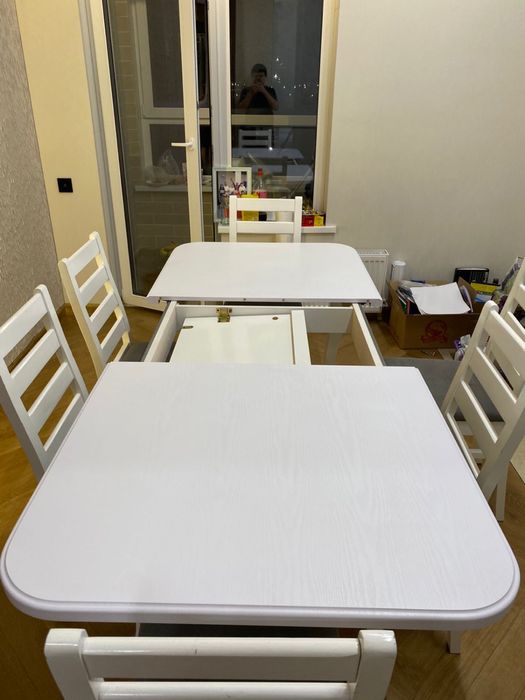 Стол со стульями